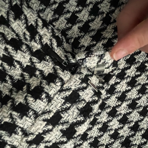 H&M tweed, lined skirt with faux pockets and hidden side zipper - Picture 4 of 4